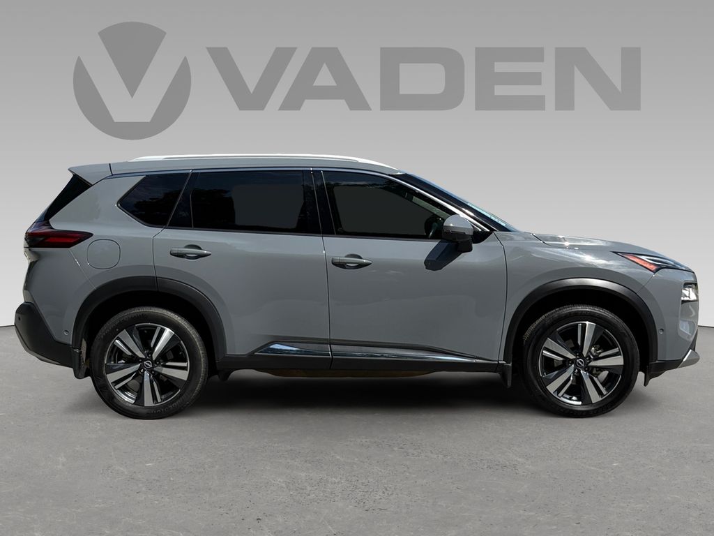 2023 Nissan Rogue Platinum photo 3