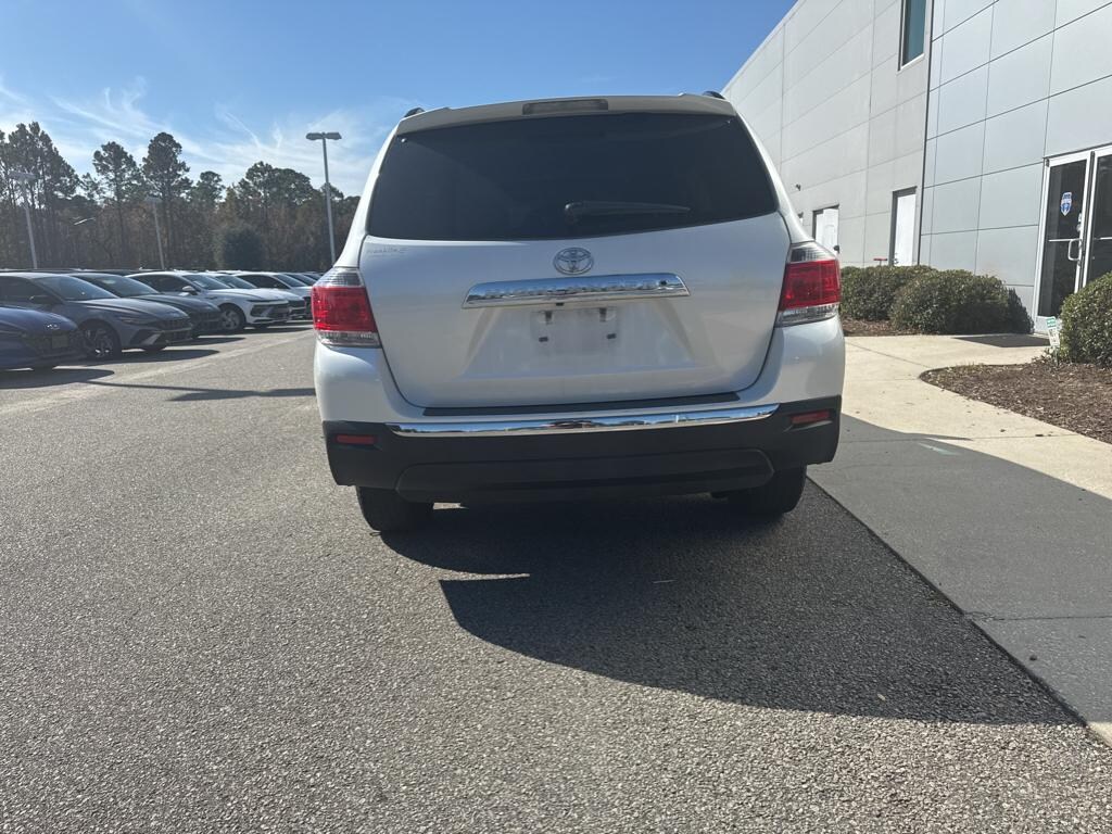 Used 2013 Toyota Highlander SE Sport Utility