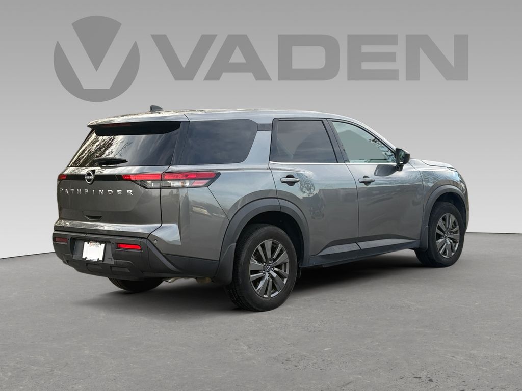 2024 Nissan Pathfinder S photo 4