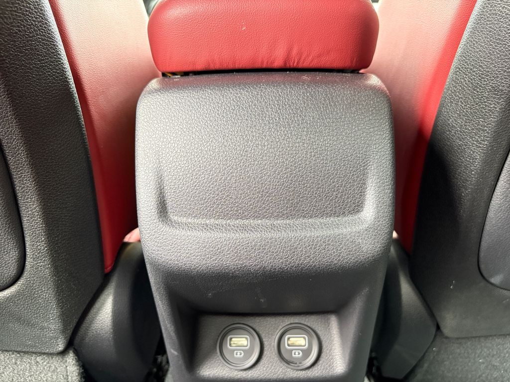 2023 Kia K5 GT-Line photo 4