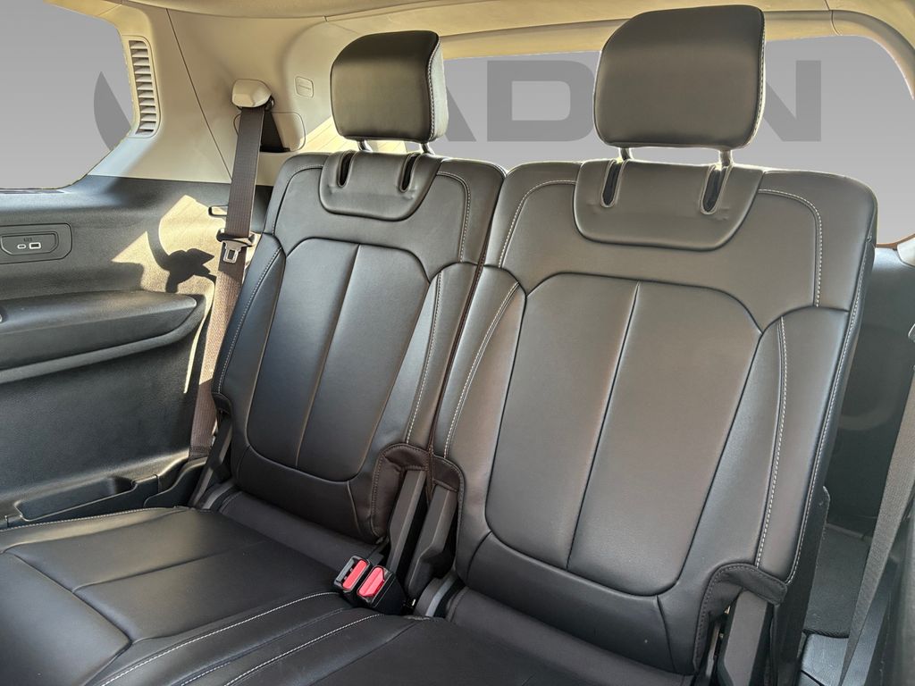 2022 Jeep Grand Cherokee Limited photo 4