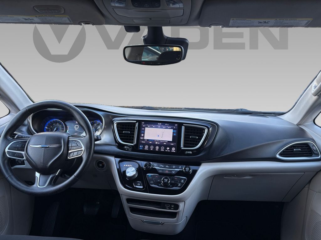 2020 Chrysler Pacifica Touring photo 2