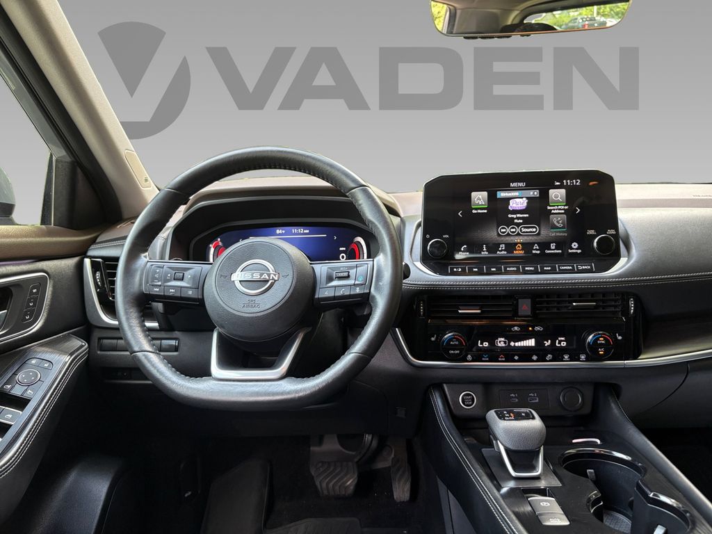 2023 Nissan Rogue Platinum photo 2