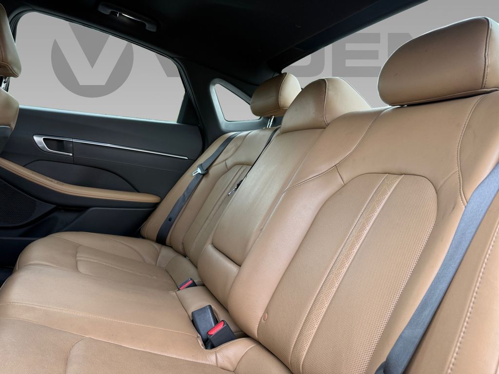 2020 Hyundai Sonata Limited photo 3