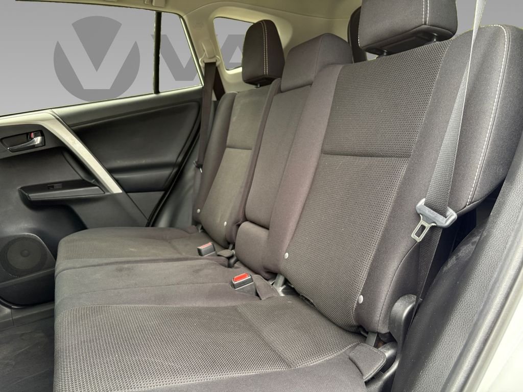2018 Toyota RAV4 XLE photo 3