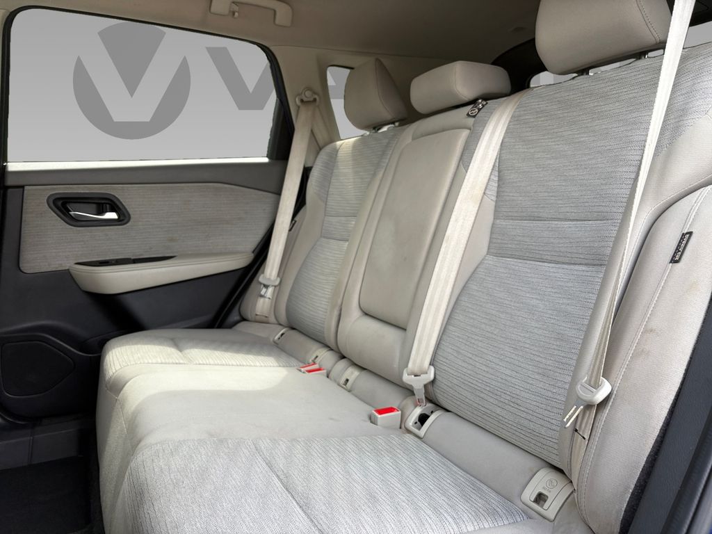 2021 Nissan Rogue SV photo 3