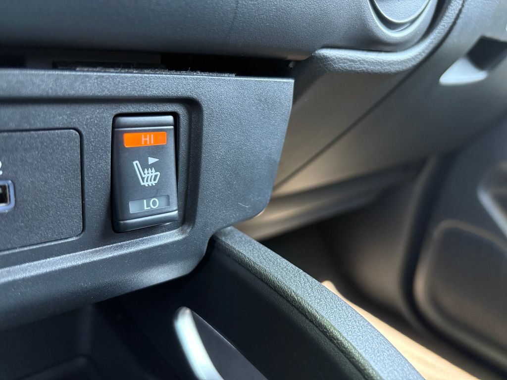 2022 Nissan Frontier SV Crew Cab photo 4