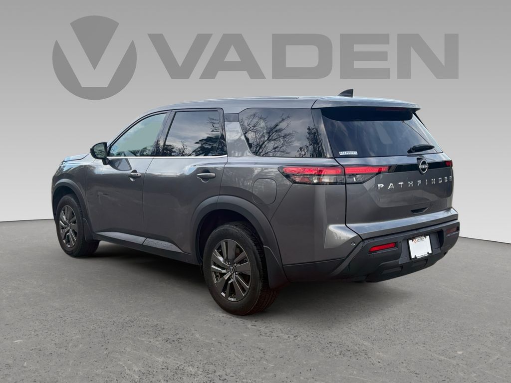 2024 Nissan Pathfinder S photo 3