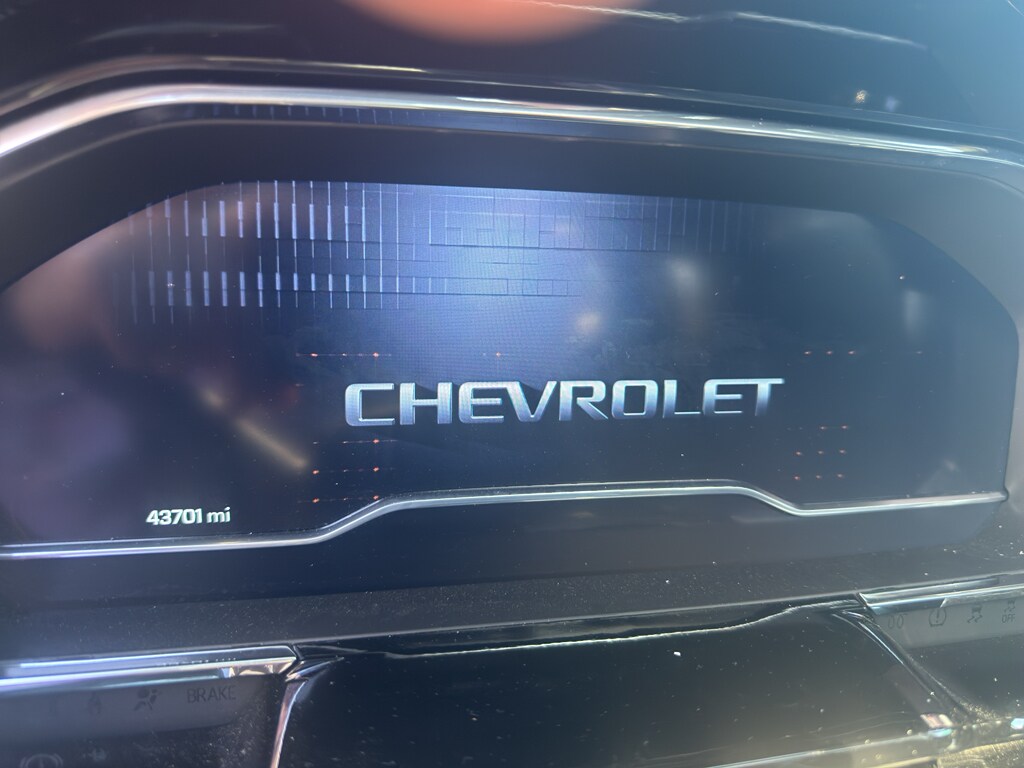 2023 Chevrolet Silverado 1500 LTZ photo 3