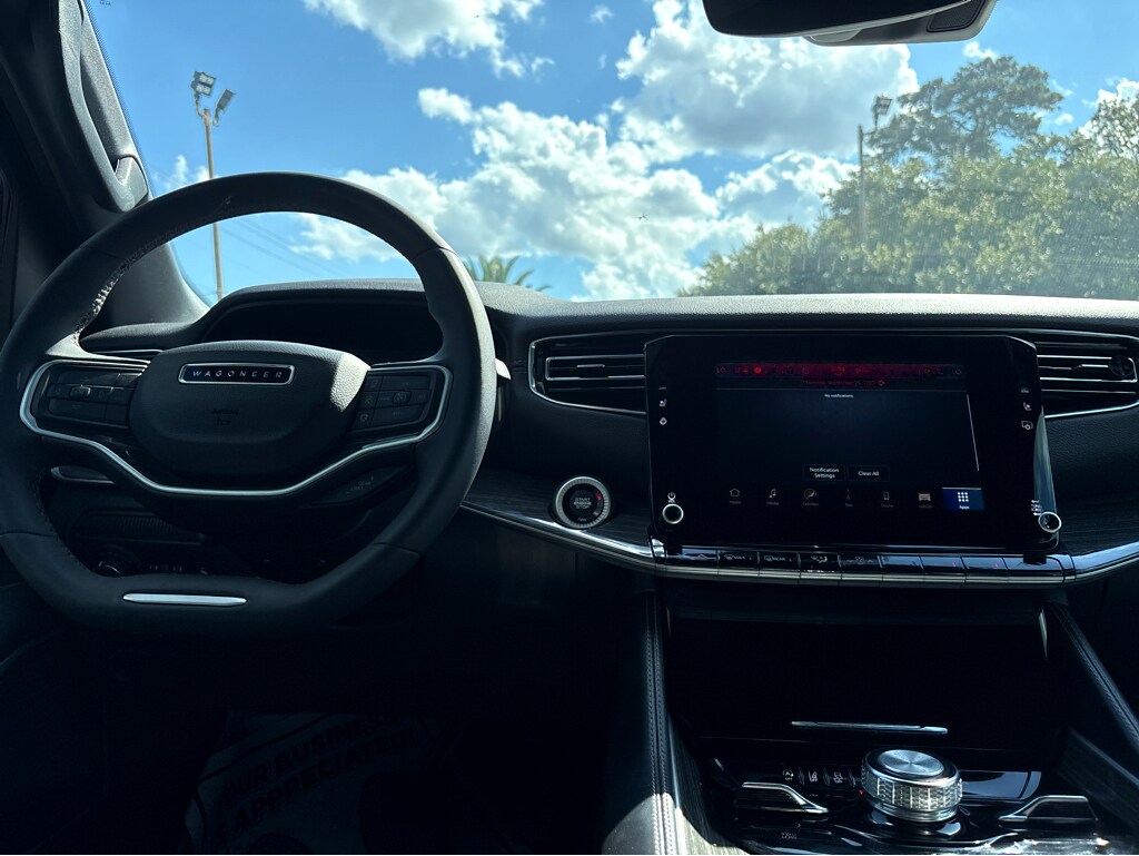 2022 Jeep Wagoneer Series III photo 4