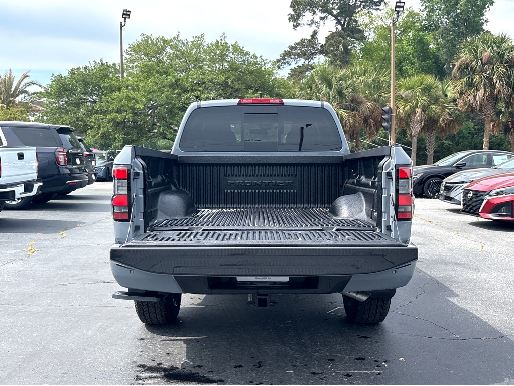 2026 Nissan Frontier 21