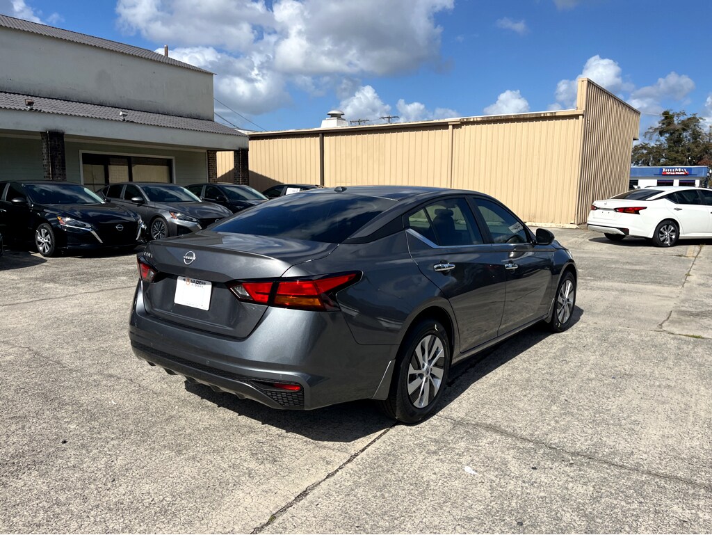 2025 Nissan Altima S photo 3