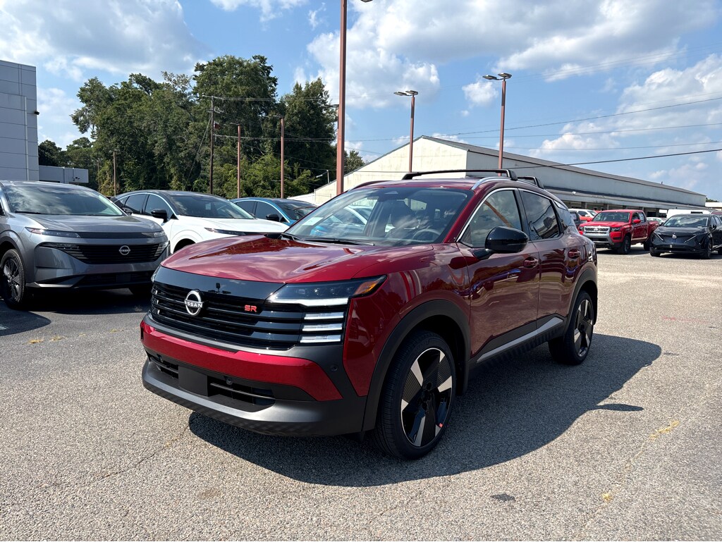 2026 Nissan Kicks SR photo 2