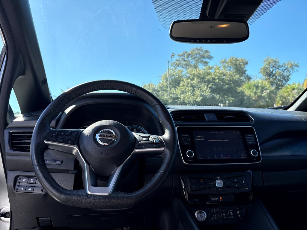 2021 Nissan Leaf SV photo 4