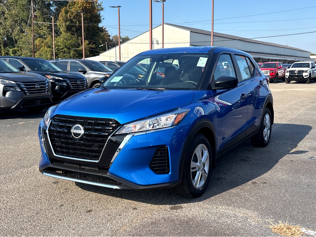 New 2025 Nissan Kicks Play S S FWD
