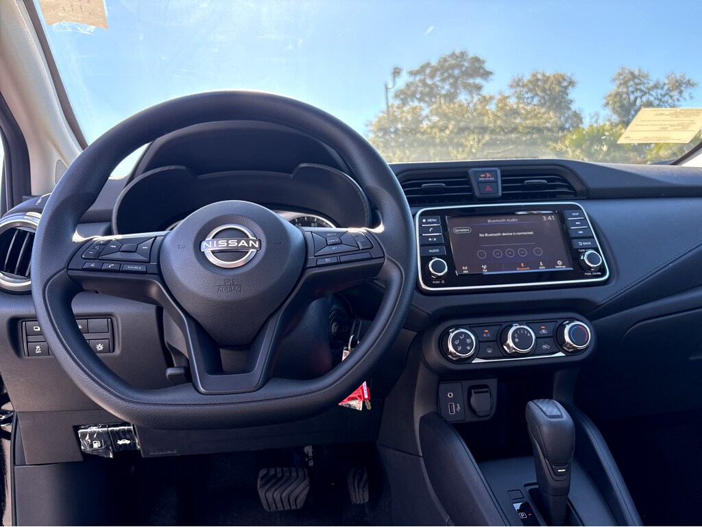 2025 Nissan Versa S photo 4
