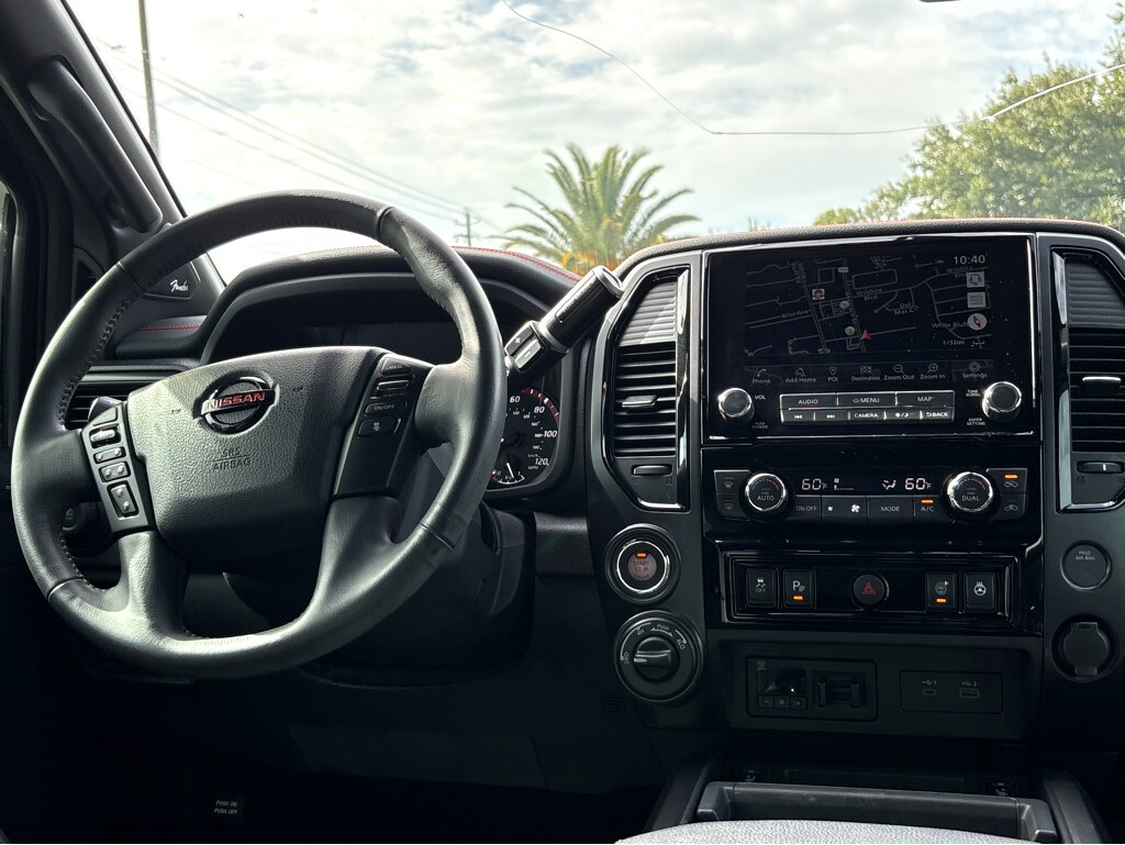 2022 Nissan Titan PRO-4X photo 2