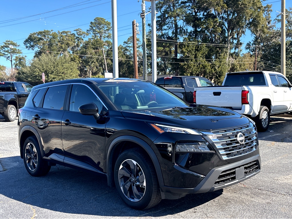 2024 Nissan Rogue SV's photo