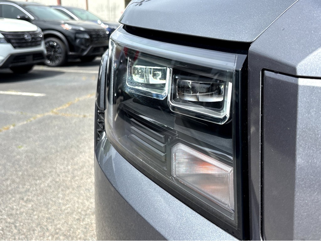 2026 Nissan Frontier 23