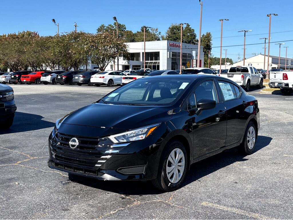 2025 Nissan Versa S photo 3