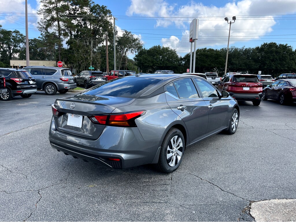 2025 Nissan Altima S photo 3