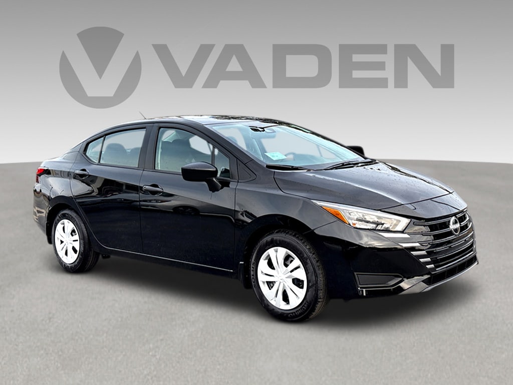 2025 Nissan Versa S's photo