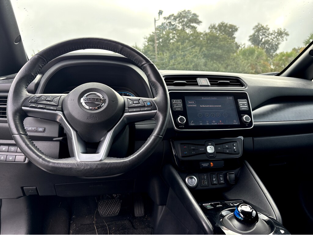2021 Nissan Leaf SV photo 4
