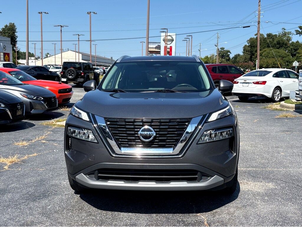 2021 Nissan Rogue SV photo 2