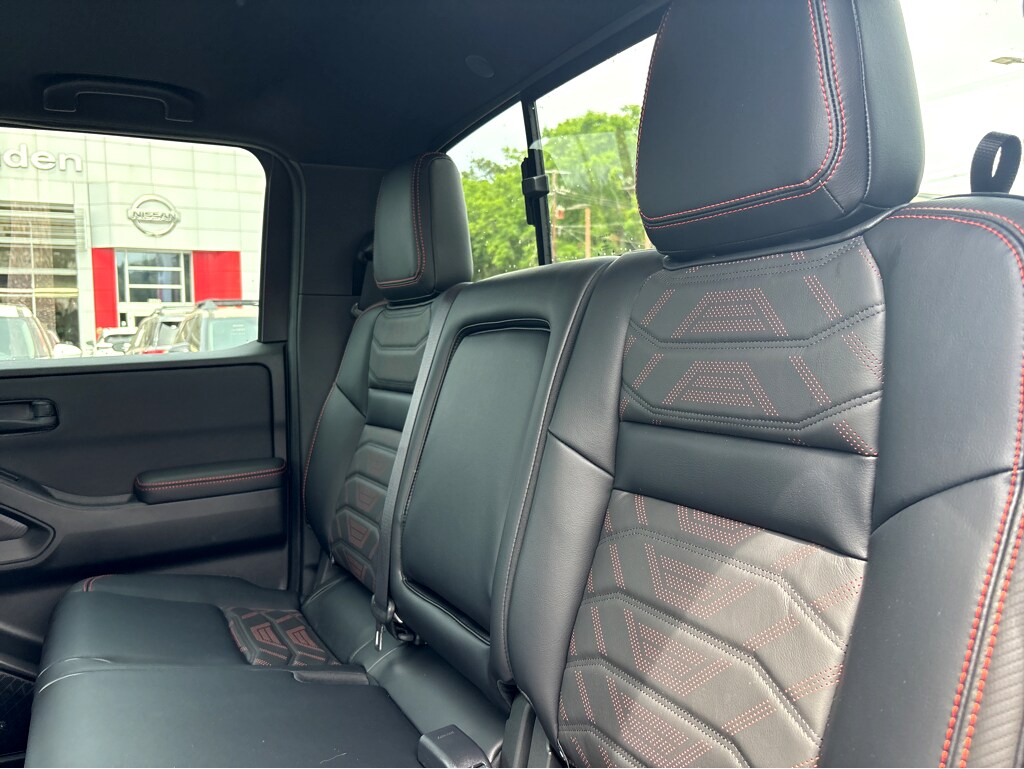2026 Nissan Frontier 18