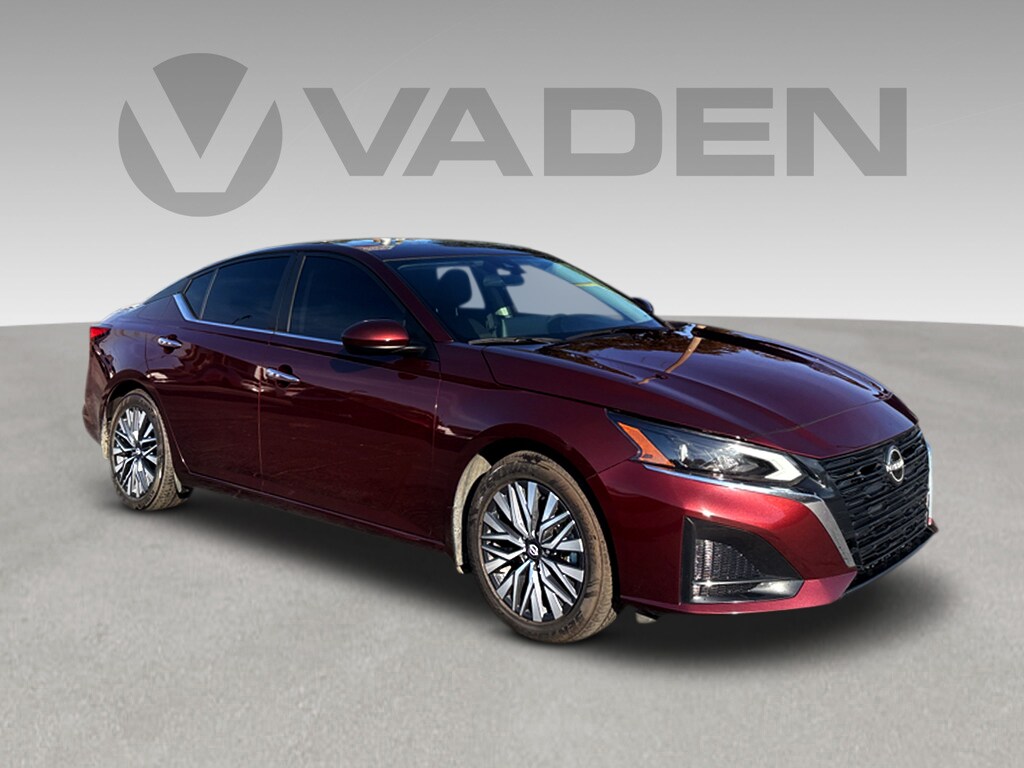 Used 2024 Nissan Altima 2.5 SV Sedan