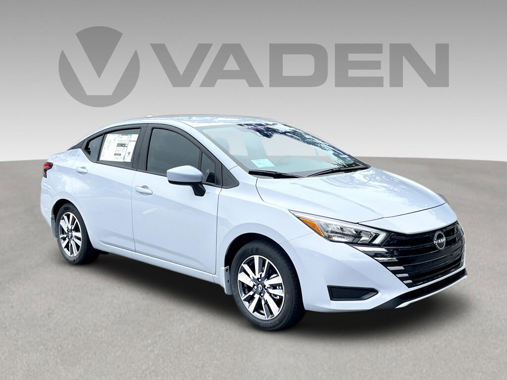 New 2025 Nissan Versa SR SR CVT