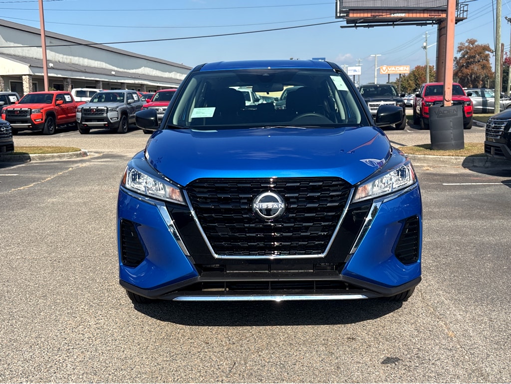 New 2025 Nissan Kicks Play S S FWD