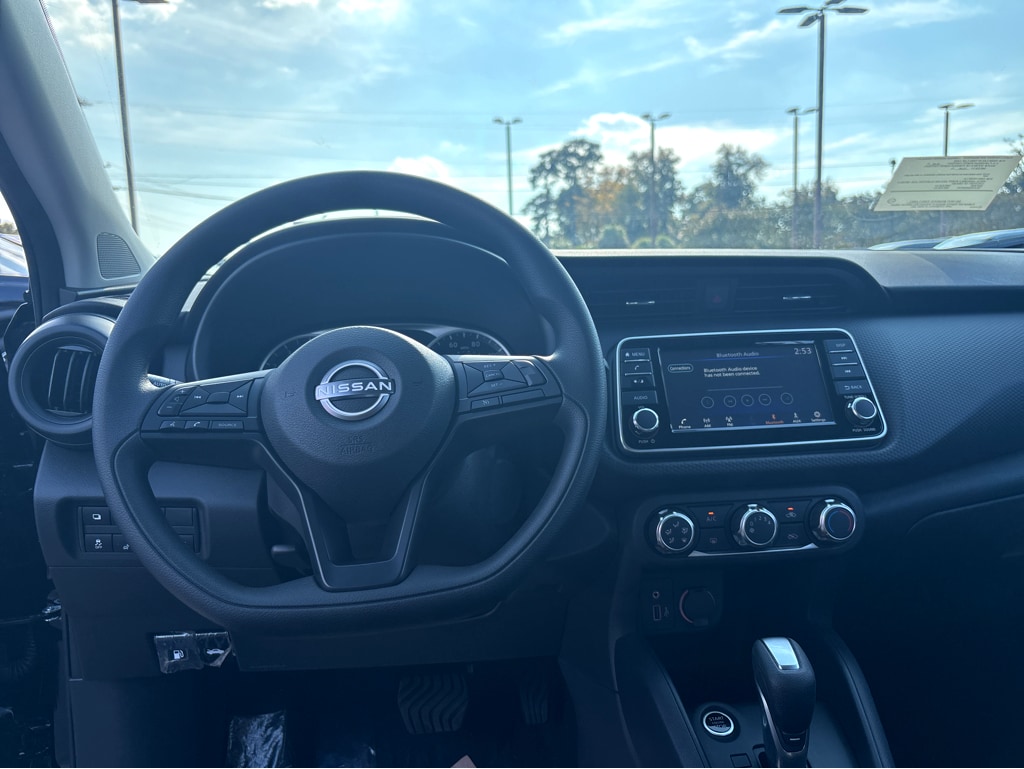 New 2025 Nissan Kicks Play S S FWD