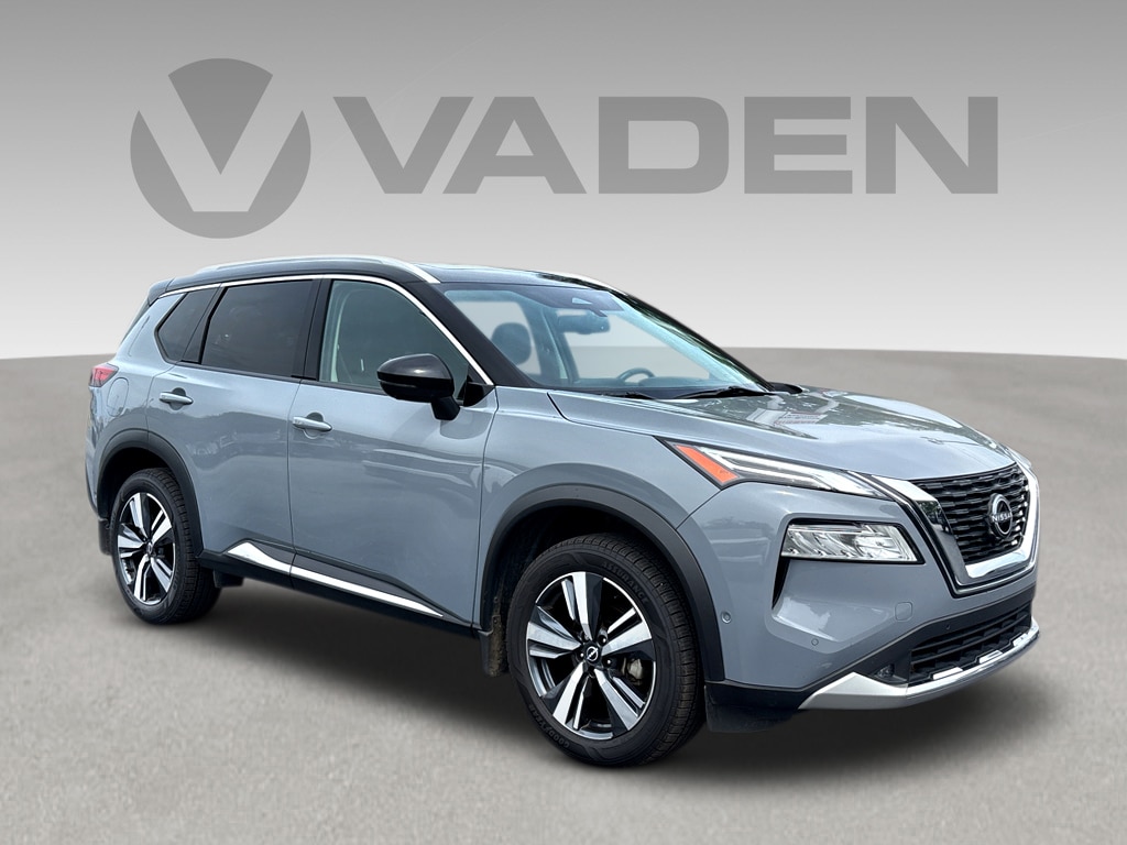 2022 Nissan Rogue Platinum FWD's photo