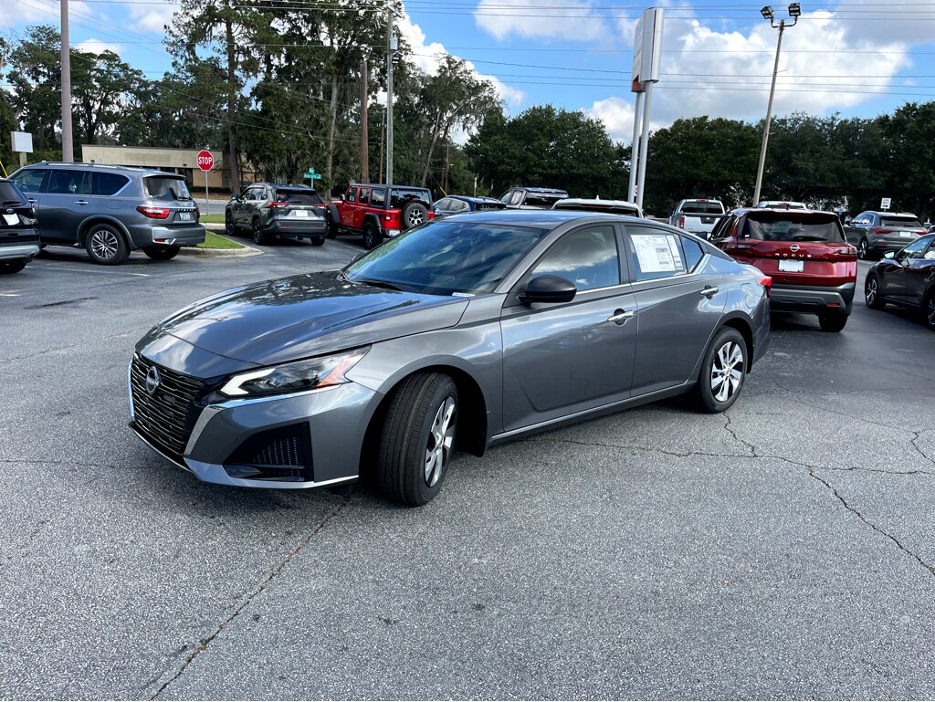 2025 Nissan Altima S photo 4