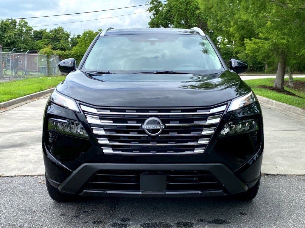 2026 Nissan Rogue SV photo 2
