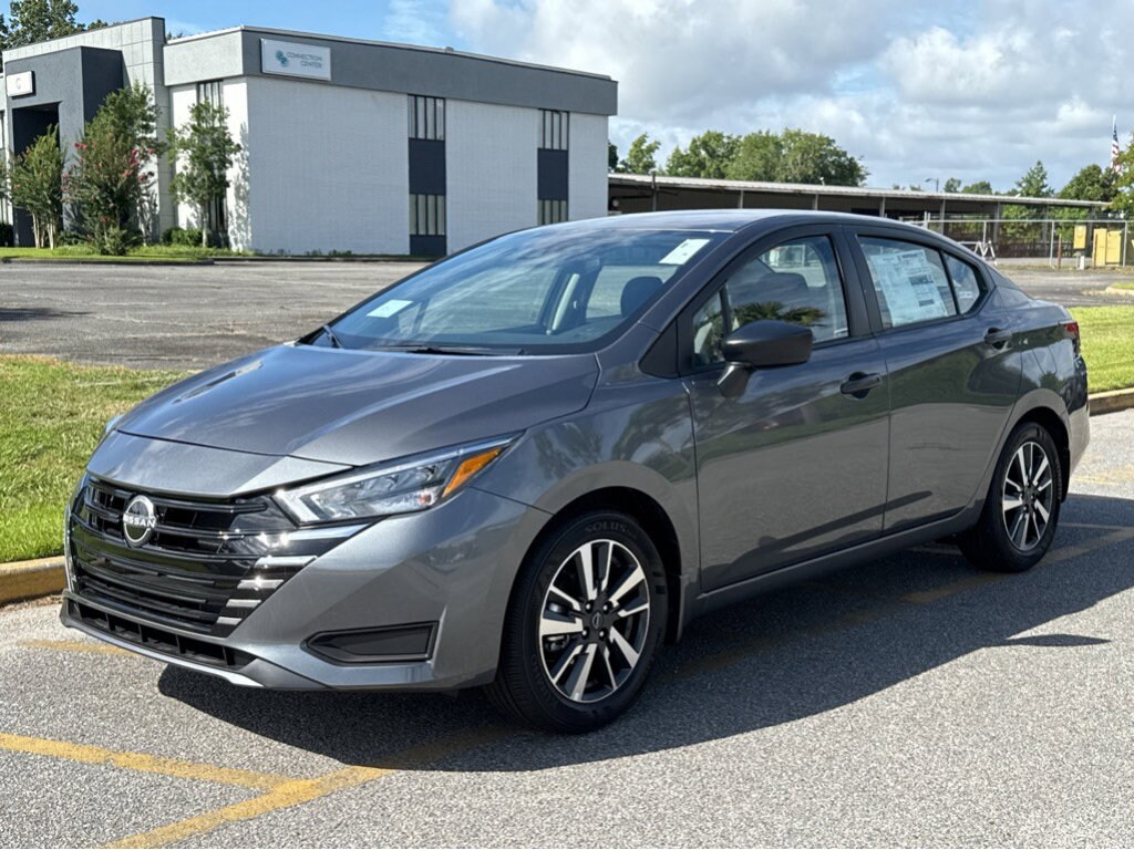 2025 Nissan Versa S photo 3