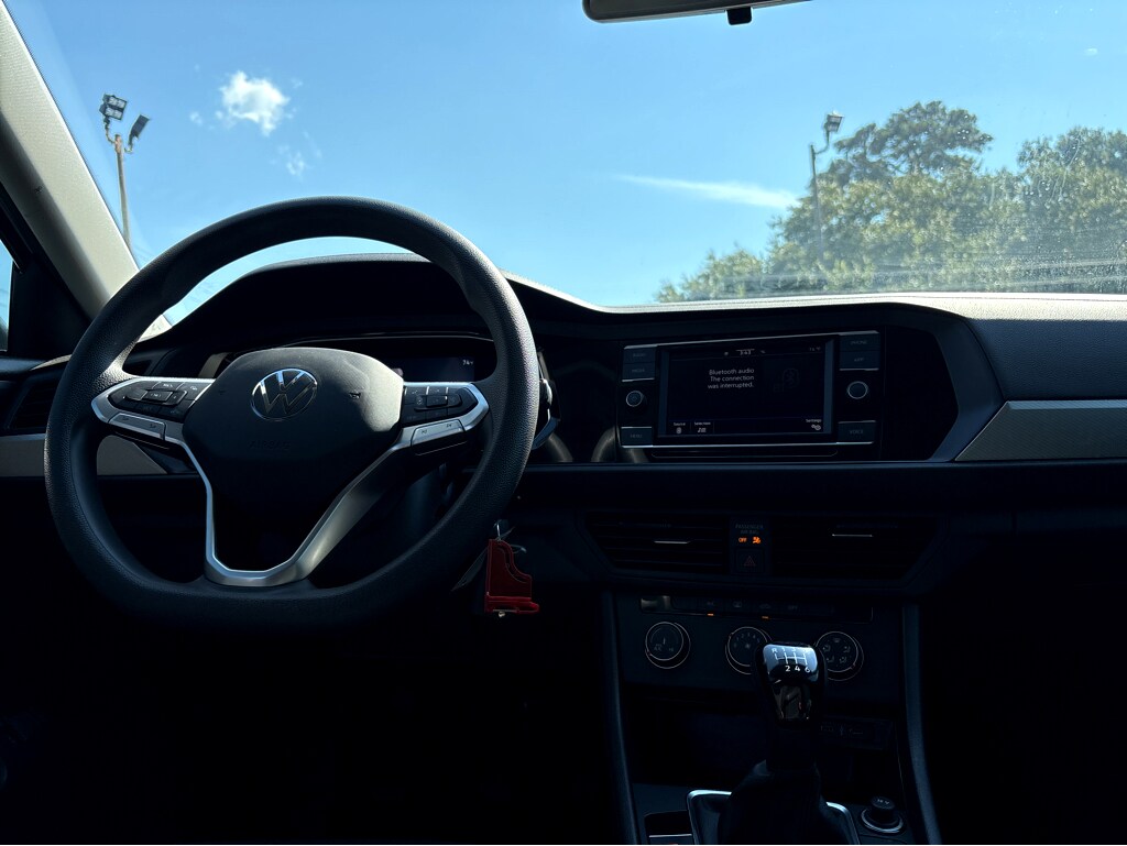 2022 Volkswagen Jetta S photo 3