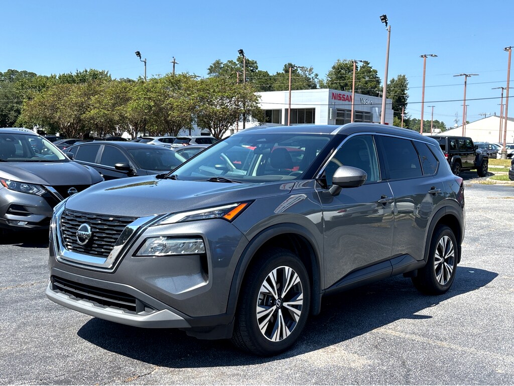 2021 Nissan Rogue SV photo 3
