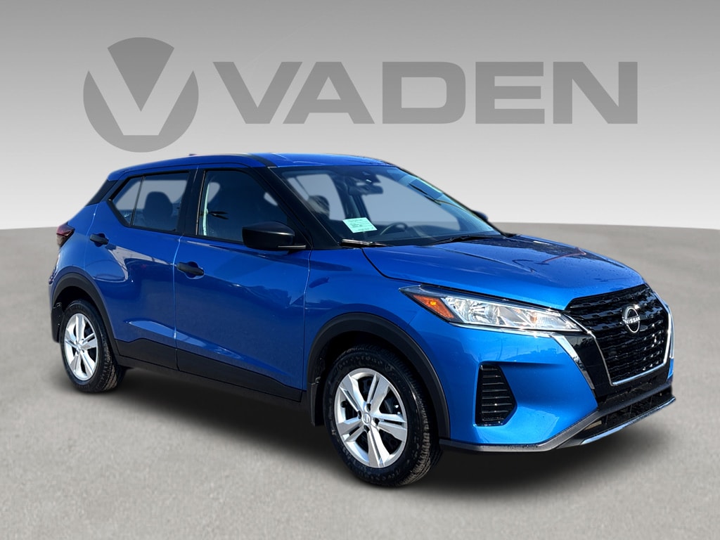 New 2025 Nissan Kicks Play S S FWD
