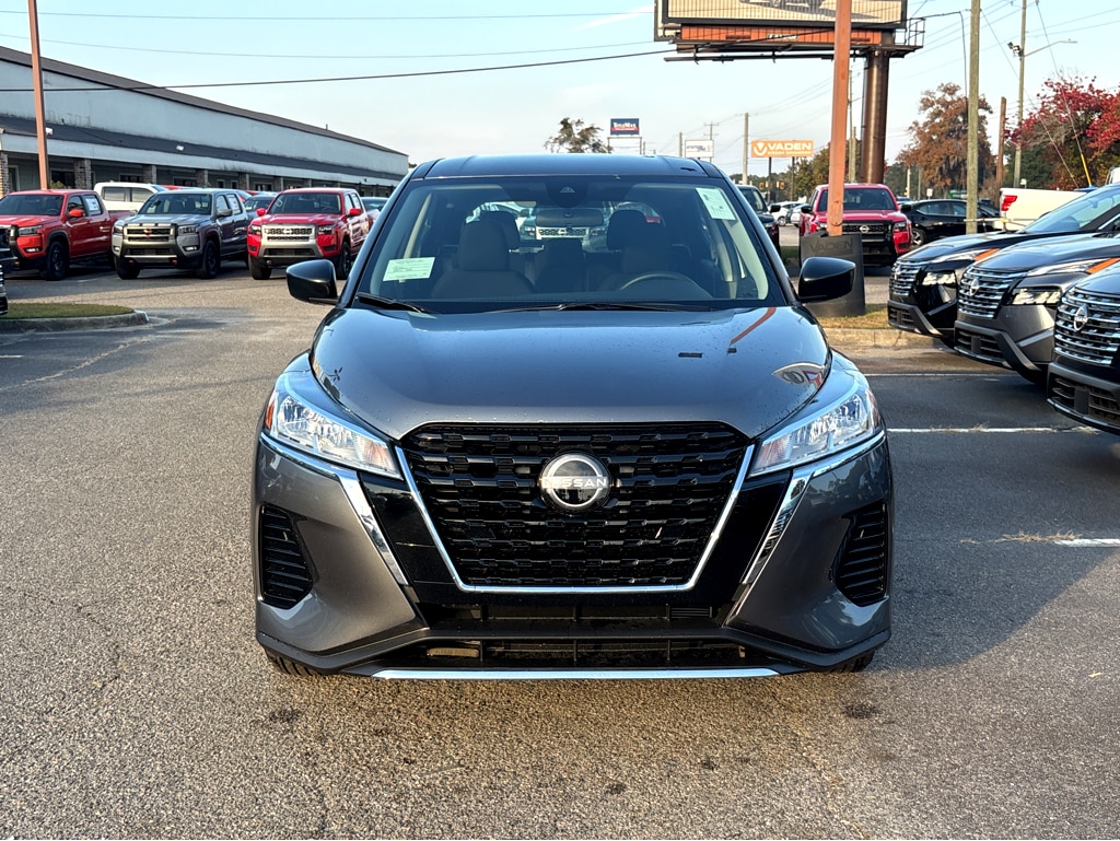 New 2025 Nissan Kicks Play S S FWD