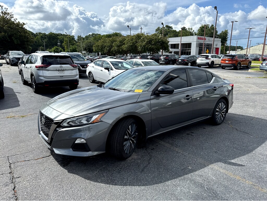 2022 Nissan Altima 2.5 SR photo 3