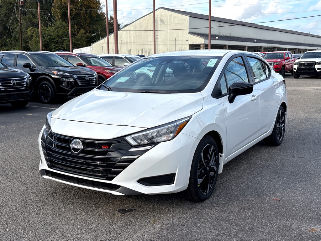 New 2025 Nissan Versa SR SR CVT