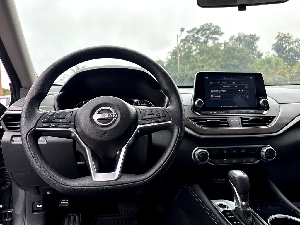 2023 Nissan Altima 2.5 SV photo 4