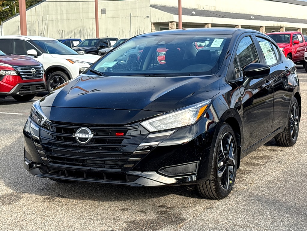 New 2025 Nissan Versa SR SR CVT