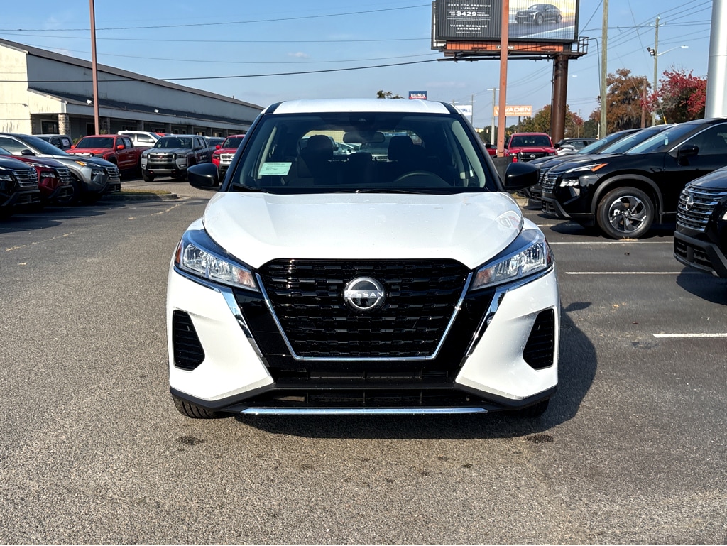 New 2025 Nissan Kicks Play S S FWD