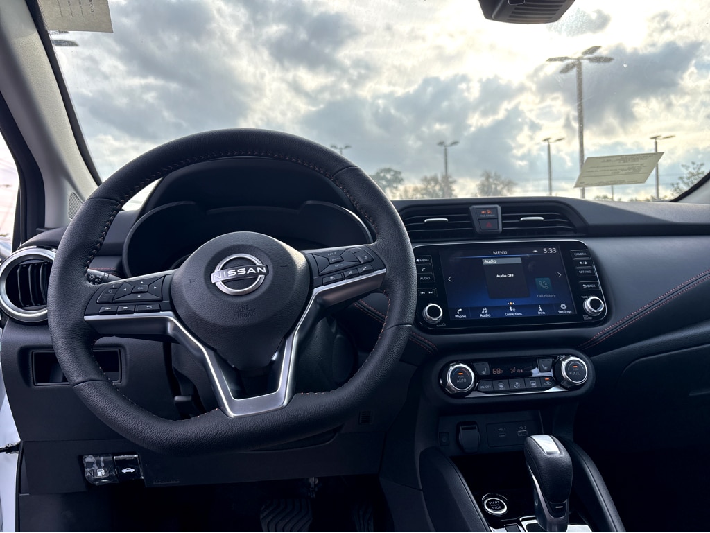 New 2025 Nissan Versa SR SR CVT