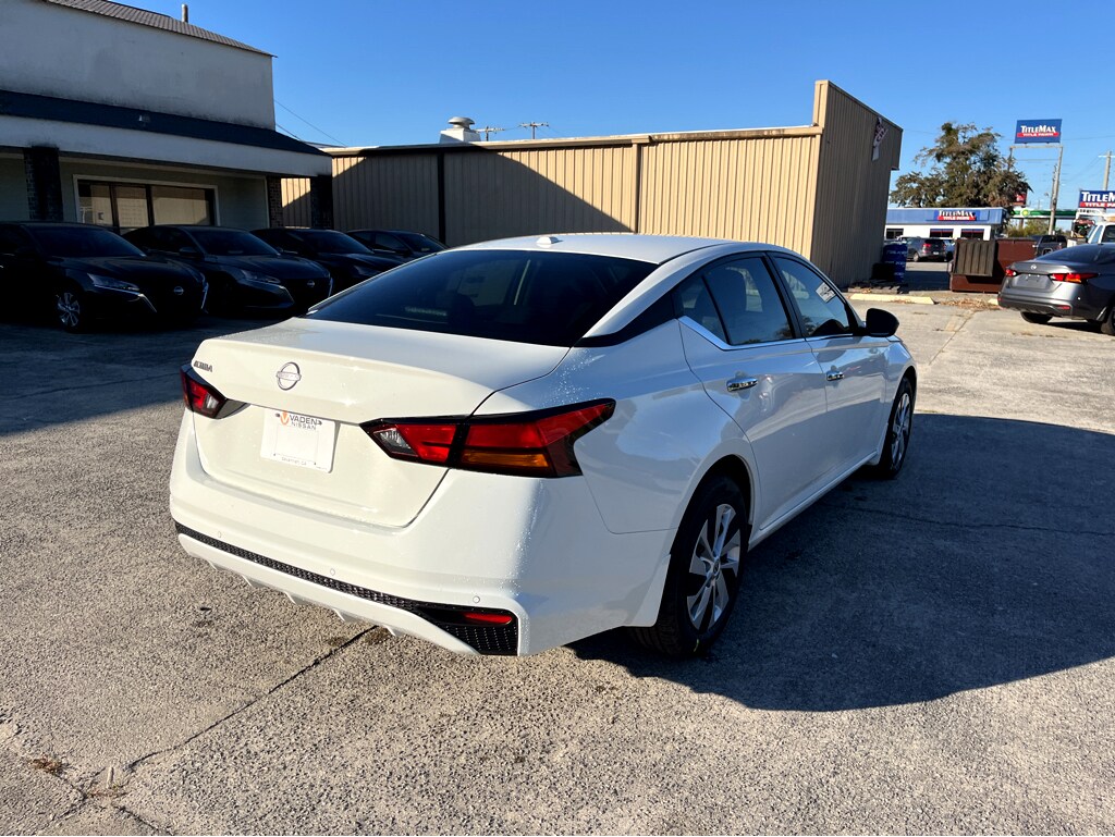 2025 Nissan Altima S photo 3