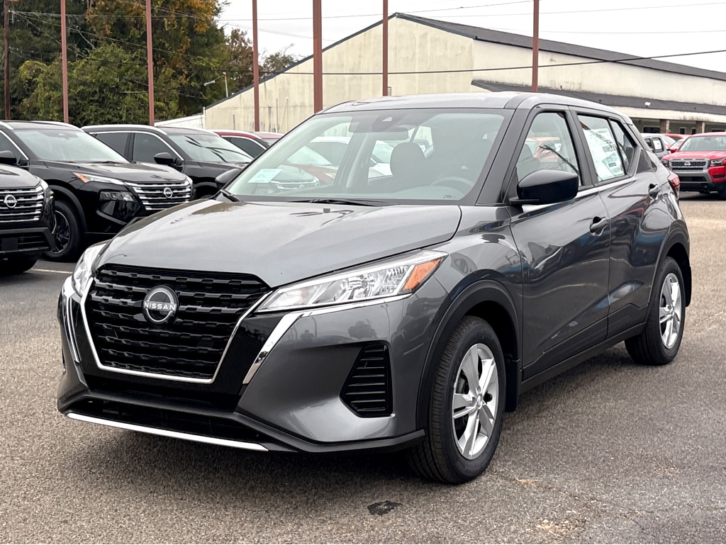 New 2025 Nissan Kicks Play S S FWD