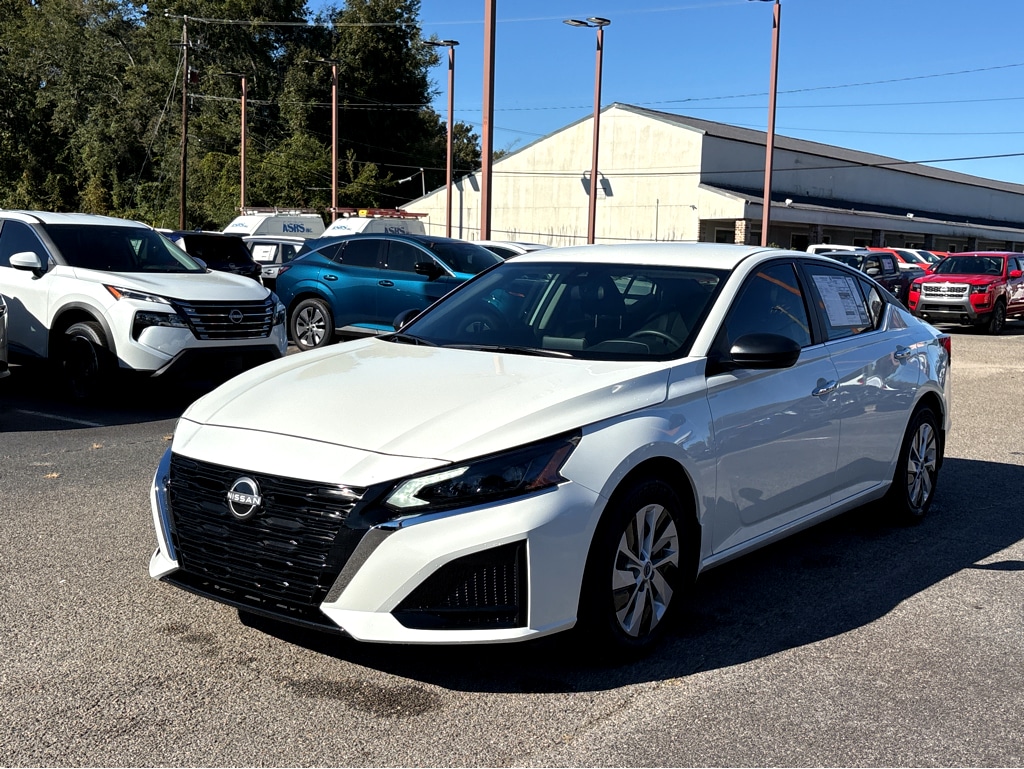 New 2025 Nissan Altima S S FWD
